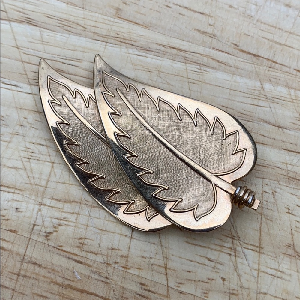 Vintage Coro brooch leaf leaves pin gold tone